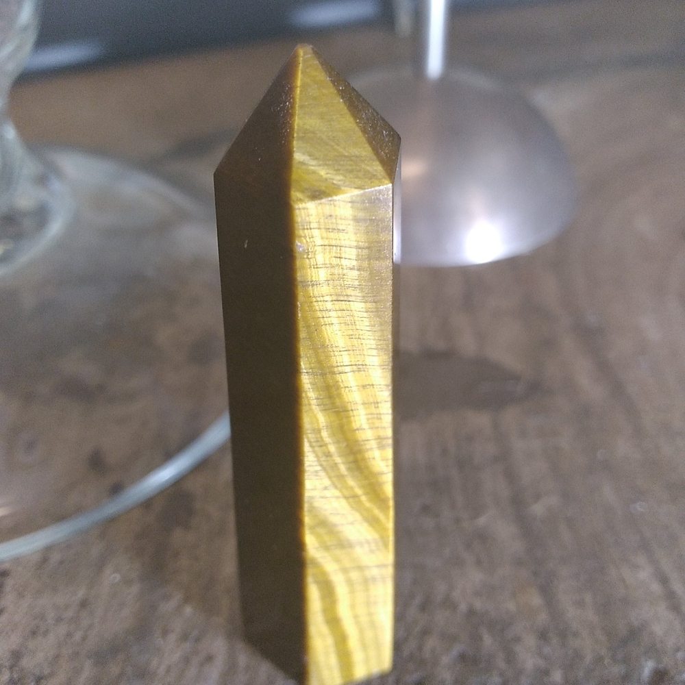 Medium-sized tigers eye generator,  point , tower